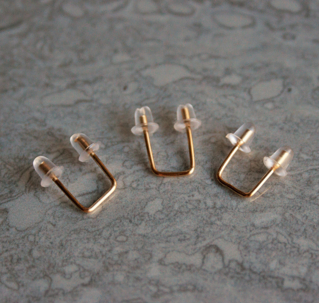 Beautiful threader earrings /Minimalist Staple Earrings /Short threader earrings /Silver or gold /double hole earrings