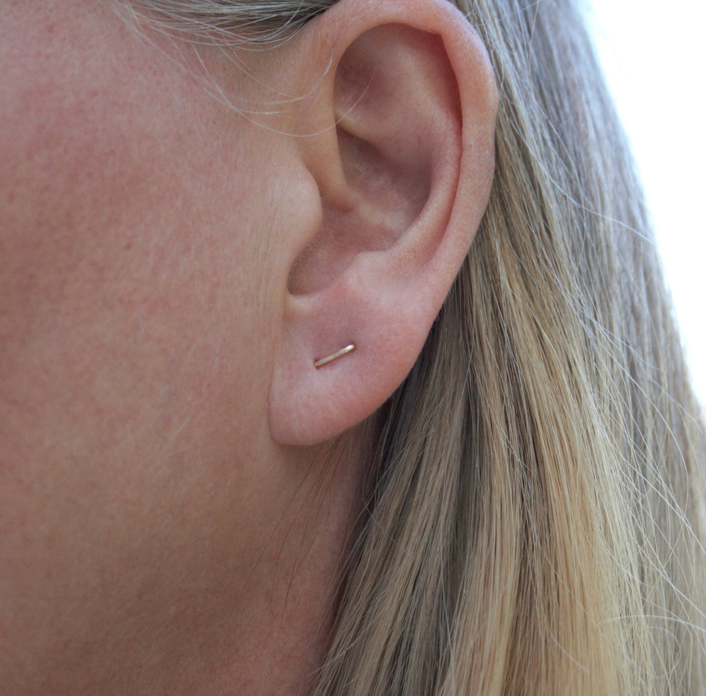 Beautiful threader earrings /Minimalist Staple Earrings /Short threader earrings /Silver or gold /double hole earrings